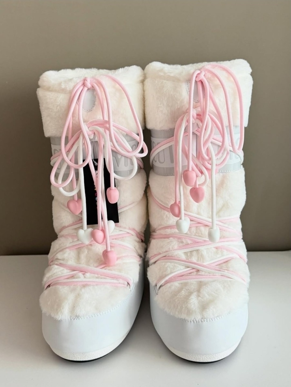 Moon Boot White Faux Fur Pink Lace Heart Detail Snow Boots
